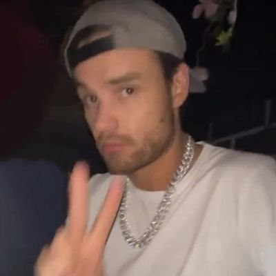acervoliam's profile picture