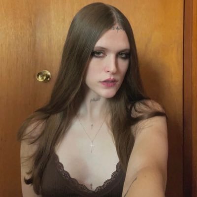 emopunkgrrrl's profile picture