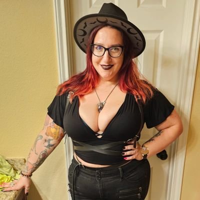 💜Witchy Marlaina💚's profile picture