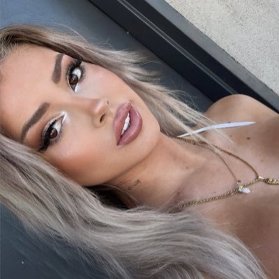 Emily Rose🥀's profile picture