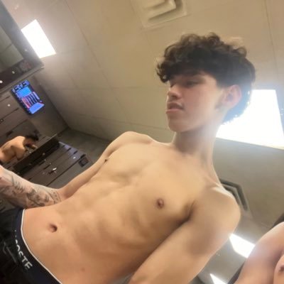 RICKY FLORES's profile picture