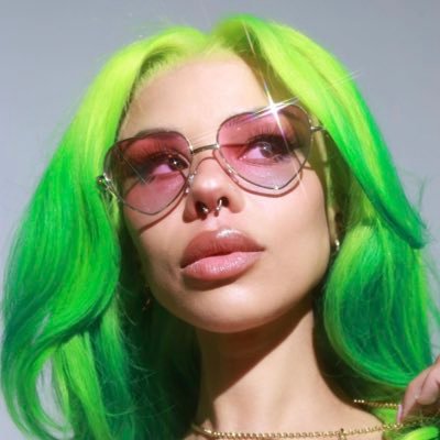 Pretty Bizarre Productions's profile picture