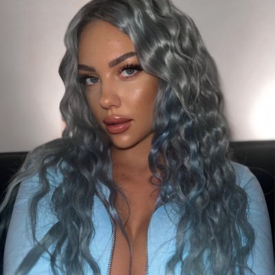 Enya's profile picture