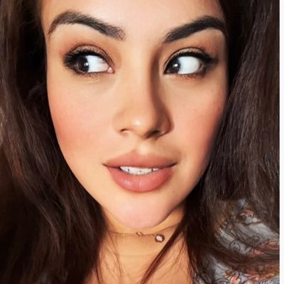 Valrly's profile picture