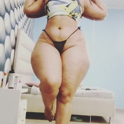 paulaacurves's profile picture