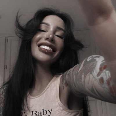  𝓗͟𝖊́͟𝖈͟𝖆͟𝖙͟𝖊͟.'s profile picture
