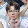 윶's profile picture