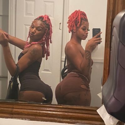 poodaxpookie's profile picture