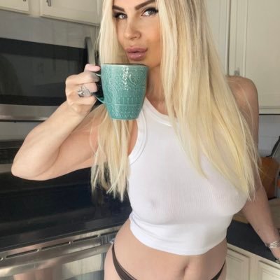 AlyxMadison's profile picture