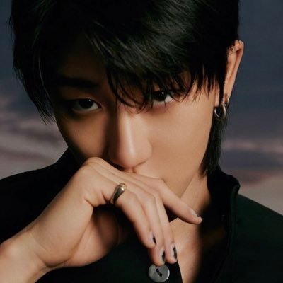9YUVENCHY's profile picture
