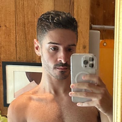 Andrew's profile picture