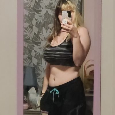 Bea ($15 fansly)'s profile picture