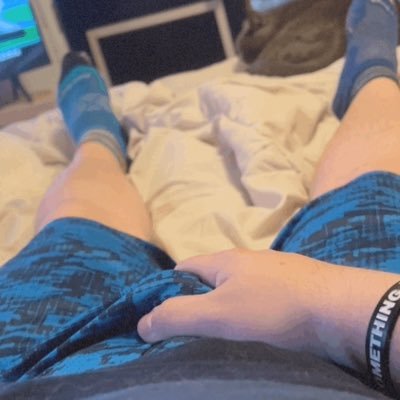 PeeAndHolding's profile picture