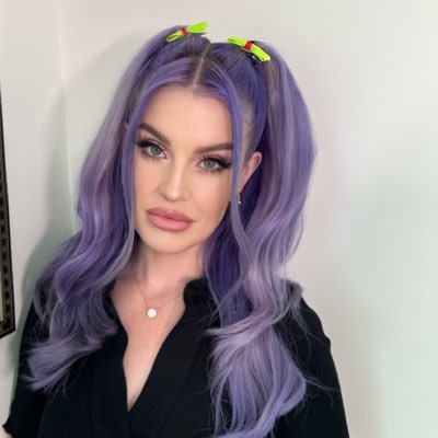 KellyOsbourne's profile picture