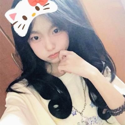 高中生寶莉✨'s profile picture