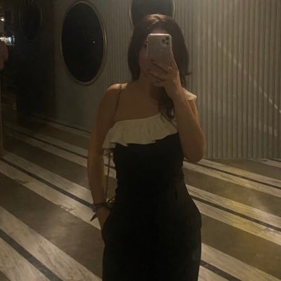 Cher's profile picture