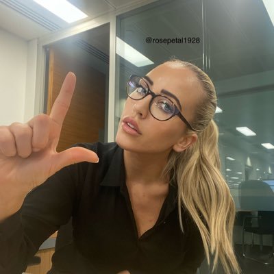 Goddess Rose Petal 🌹's profile picture