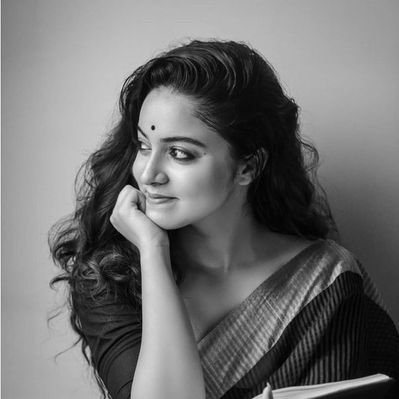 दिव्या मुखर्जी's profile picture