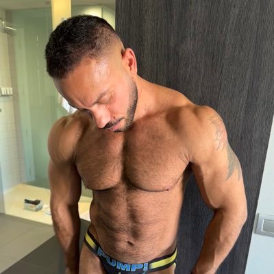 Zeb Hadid's profile picture