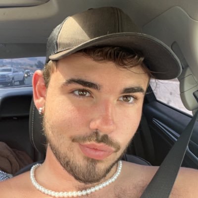 Charlie 🪣's profile picture