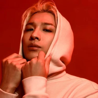T♛'s profile picture