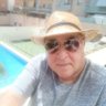 Eliot C. zurdo total profil fotoğrafı