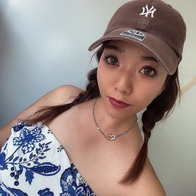 momoyuri09's profile picture