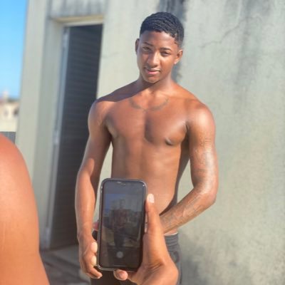 Prettoxxl3's profile picture