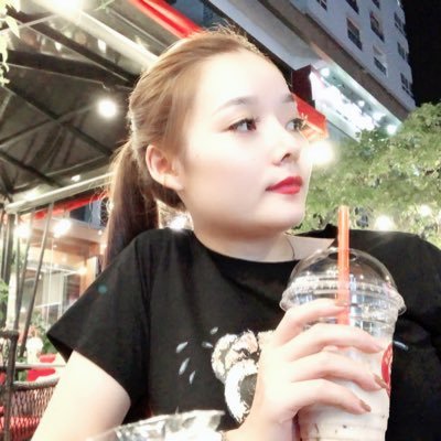 lily_bùi π's profile picture