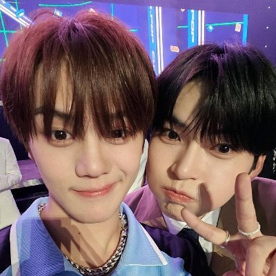 lll's profile picture