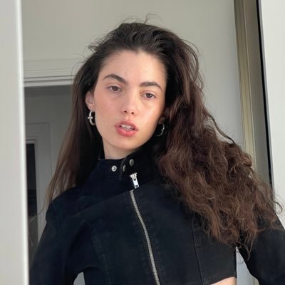 Curly's profile picture