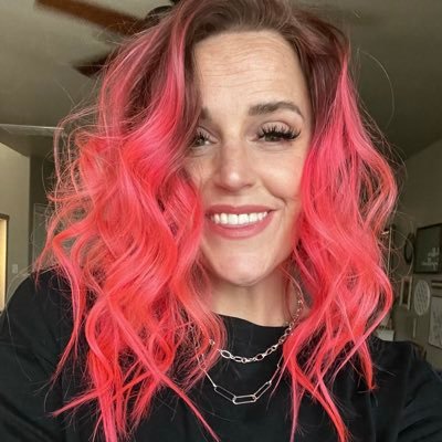 underthepink7's profile picture