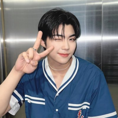 mansae0110's profile picture