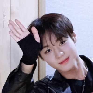𝙔𝙤𝙪𝙣𝙜𝙊𝙉𝙀's profile picture