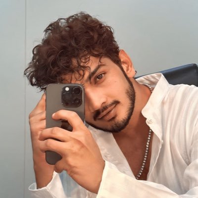 Humorously yours's profile picture