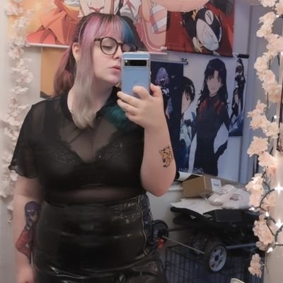 『 MERC 』『 comfy 』's profile picture