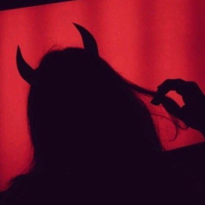 إبليسة👠💦's profile picture