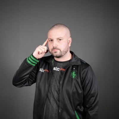 LewTee's profile picture