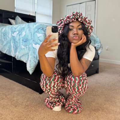 𝑀𝒾𝒶: 𝒯𝒽𝑒 𝒞𝓇𝑜𝒸𝒽𝑒𝓉𝑒𝓇 🧶's profile picture
