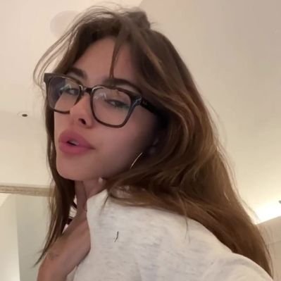 ♱𝓫𝓮𝓵𝓵𝓪 ♱'s profile picture