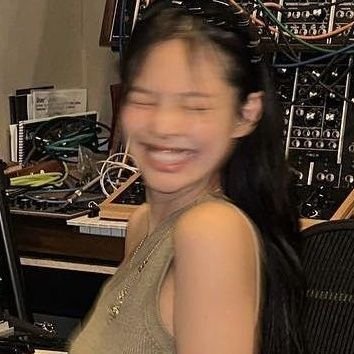 taylorgrndes's profile picture