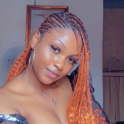 Rossie🧚‍♂️🩷✨'s profile picture