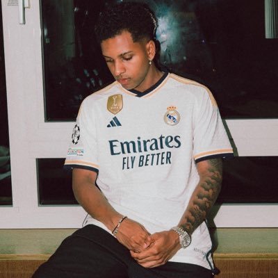 TR's profile picture
