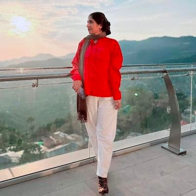 یُسریٰ وِصال's profile picture