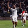 نـواف's profile picture