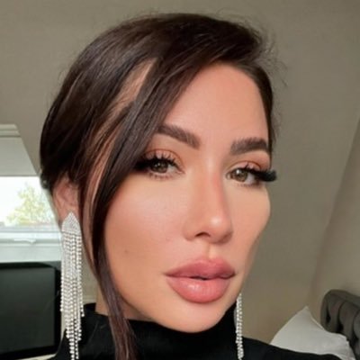 ItsaFashionFlair's profile picture