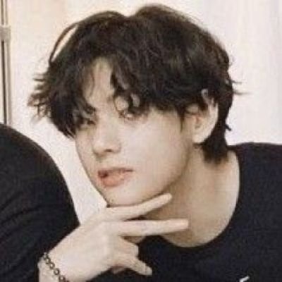 v.'s profile picture