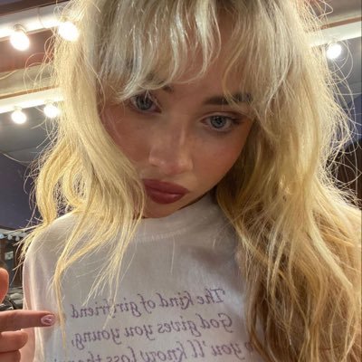 lovedbyjules's profile picture