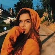 Sarah Tweets's profile picture