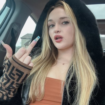 kristina 🖤's profile picture